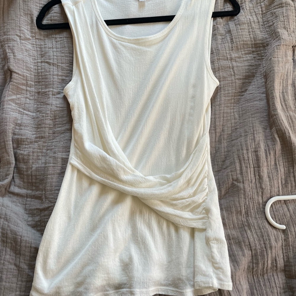 James Perse sleeveless white top. Great condition! Only worn once. No flaws.